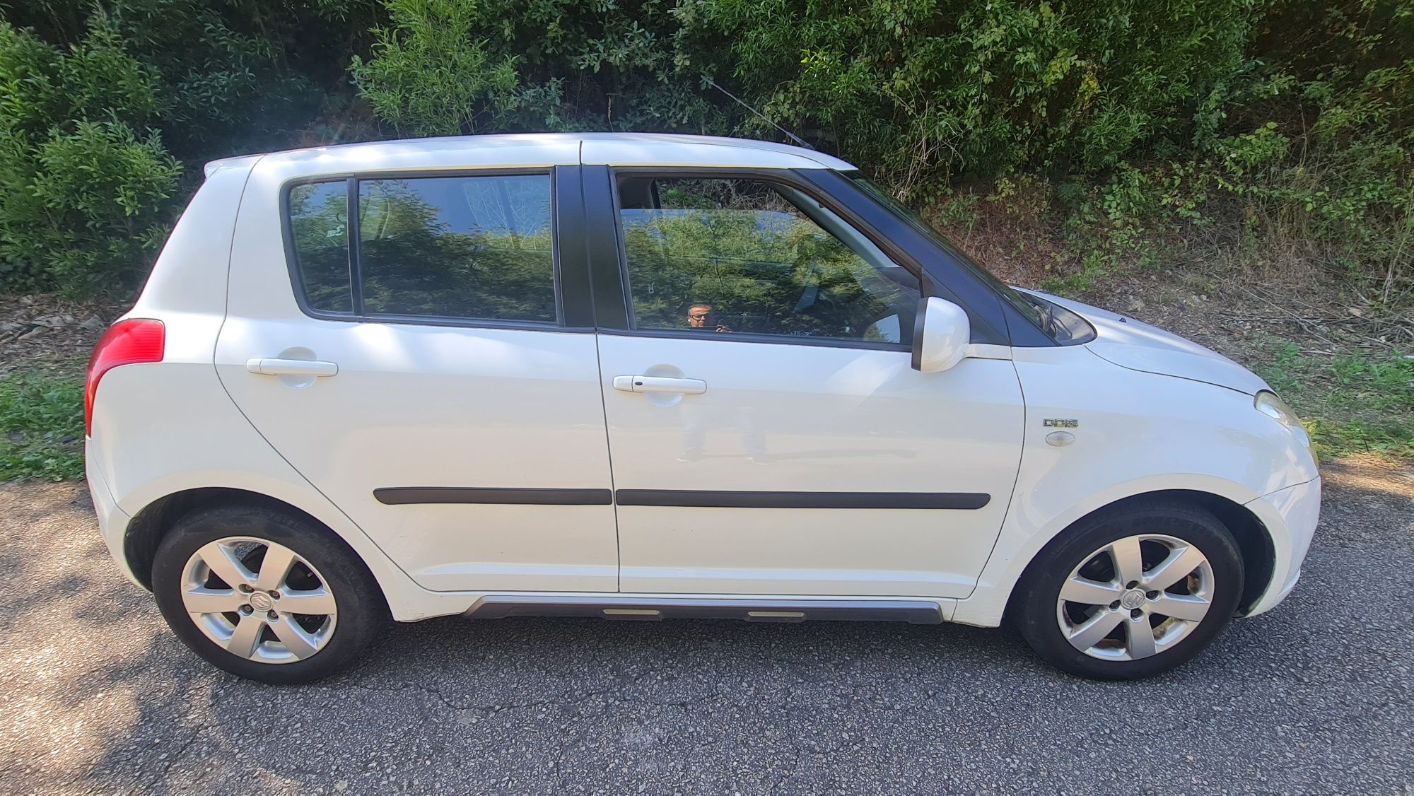 Suzuki swift em bom estado