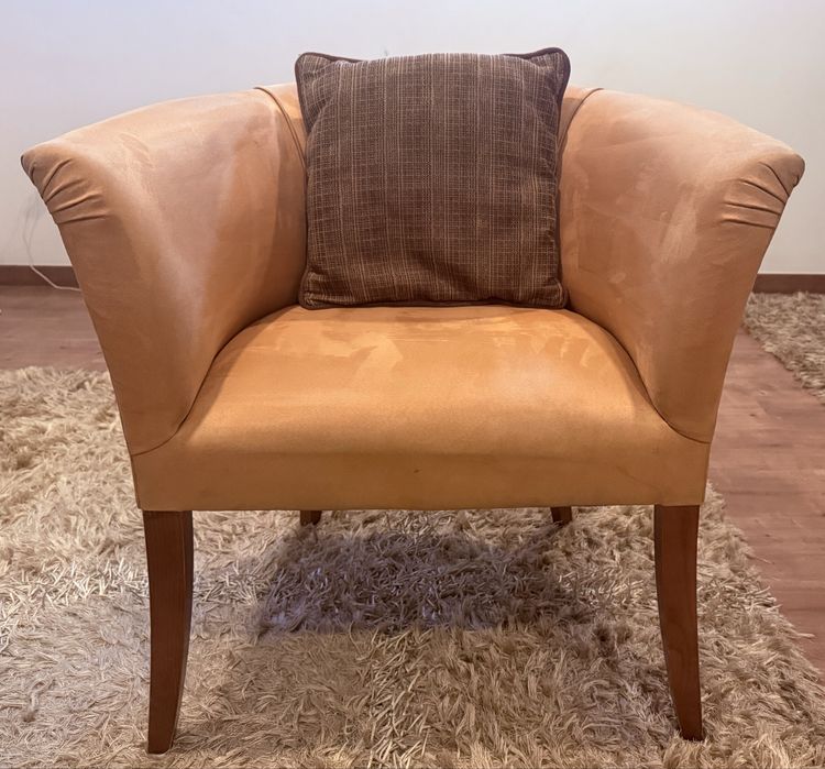 Cadeirao em tecido pele de Pessego