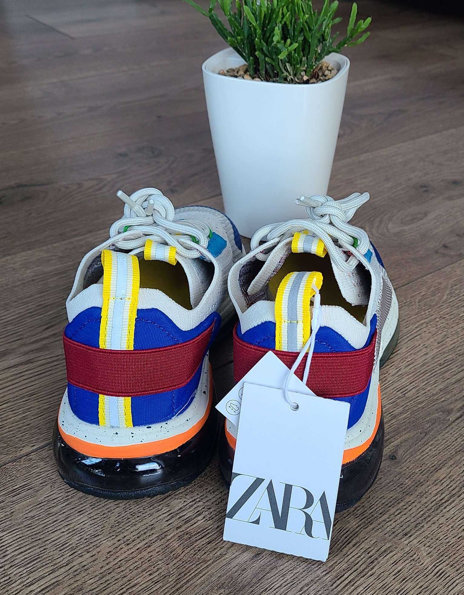Фирменные кроссовки Zara
