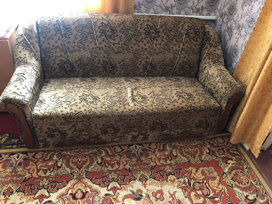 Диван та 2 розкладних крісла