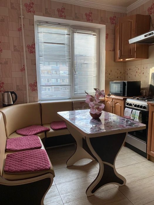 Сдам 3-х ком Квартиру Посуточно в Одессе по Пр Добровольского 131