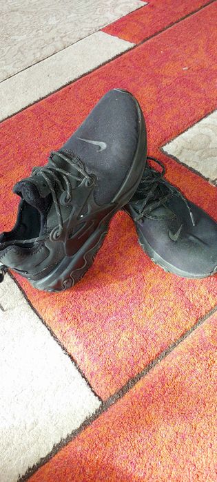 Чоловічі кросівки nike весна 43