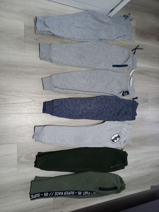Spodnie dresowe  122/128