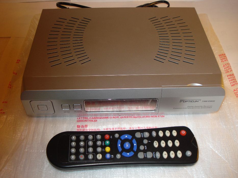 OPTICUM 7300 C12CX Cyfrowy tuner satelitarny, posiada wbudowane gry.