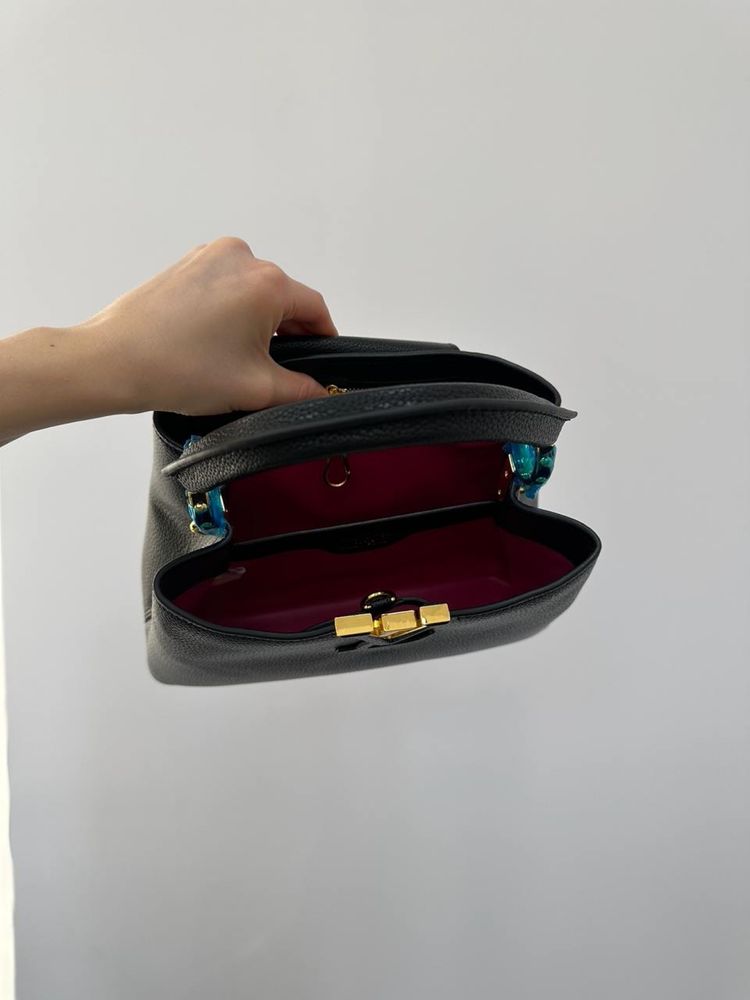 Torebka Louis Vuitton Capucines Black/Gold