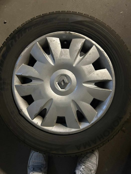 4x Koła zimowe + felgi Yokohama BluEarth-Winter V906 195/65R15 88T