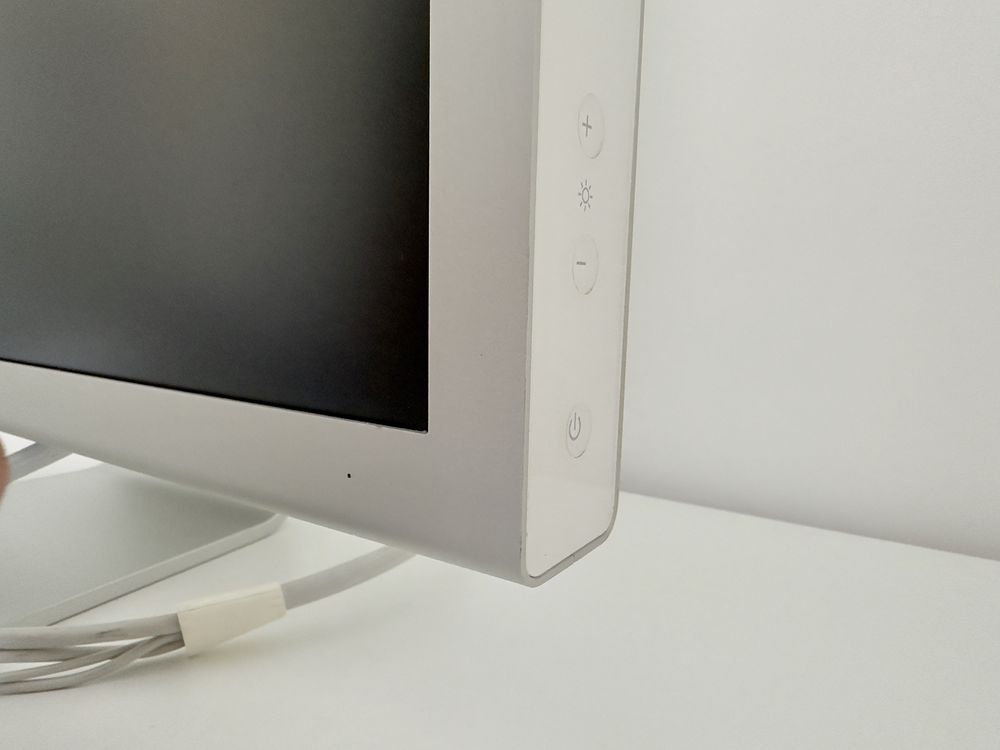 Monitor  Cinema Display 30”, model: A1083