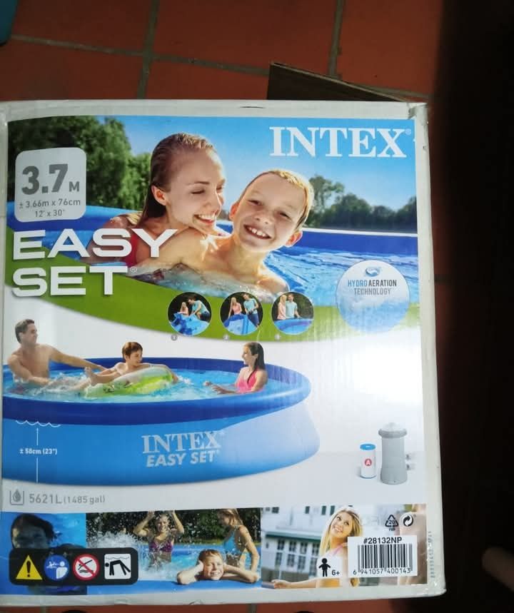 Piscina grande 3.7 metros comprimento insuflável