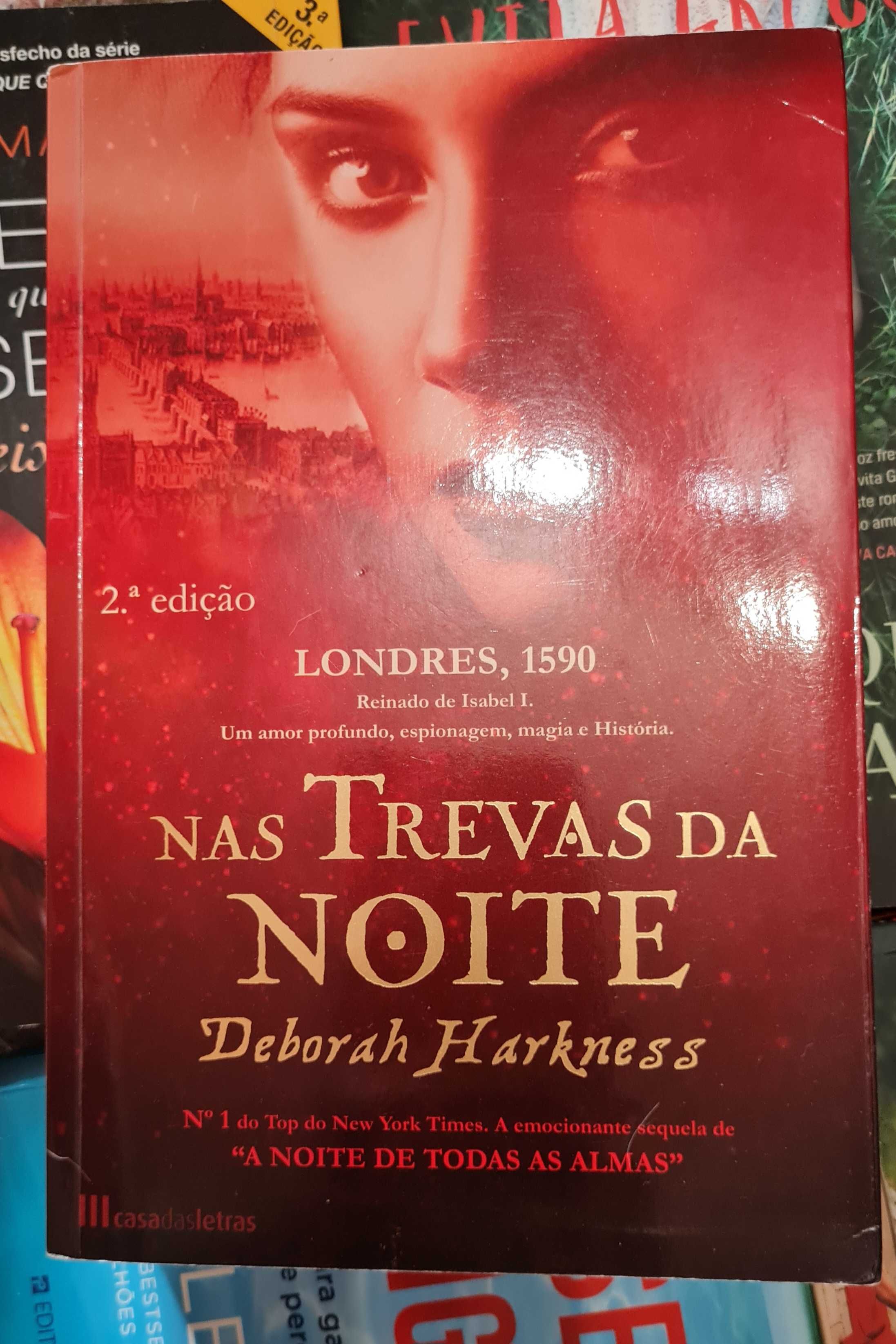 Nas Trevas da Noite de Deborah Harlness