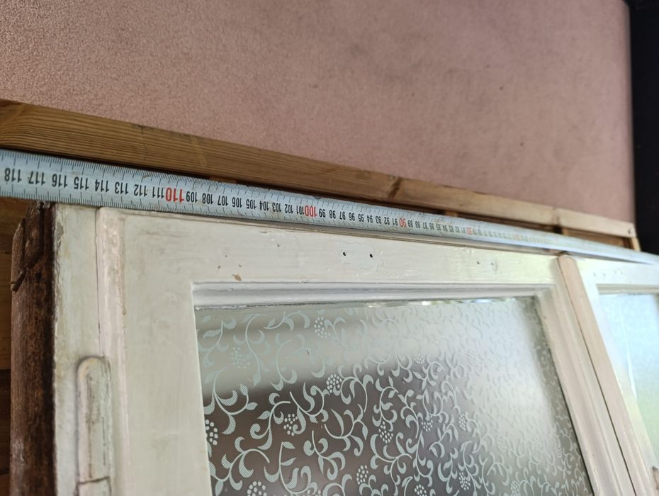 Okno stare drewniane okno skrzynkowe