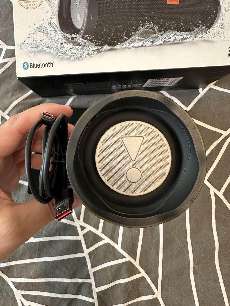 JBL Charge 4 оригінал, повна комплектація, як нова