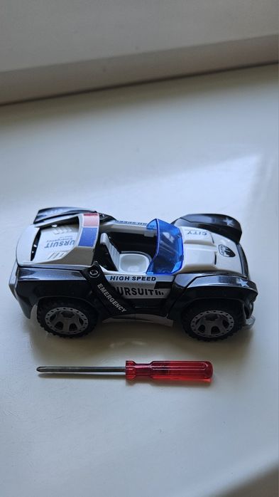 Машинка-конструктор.