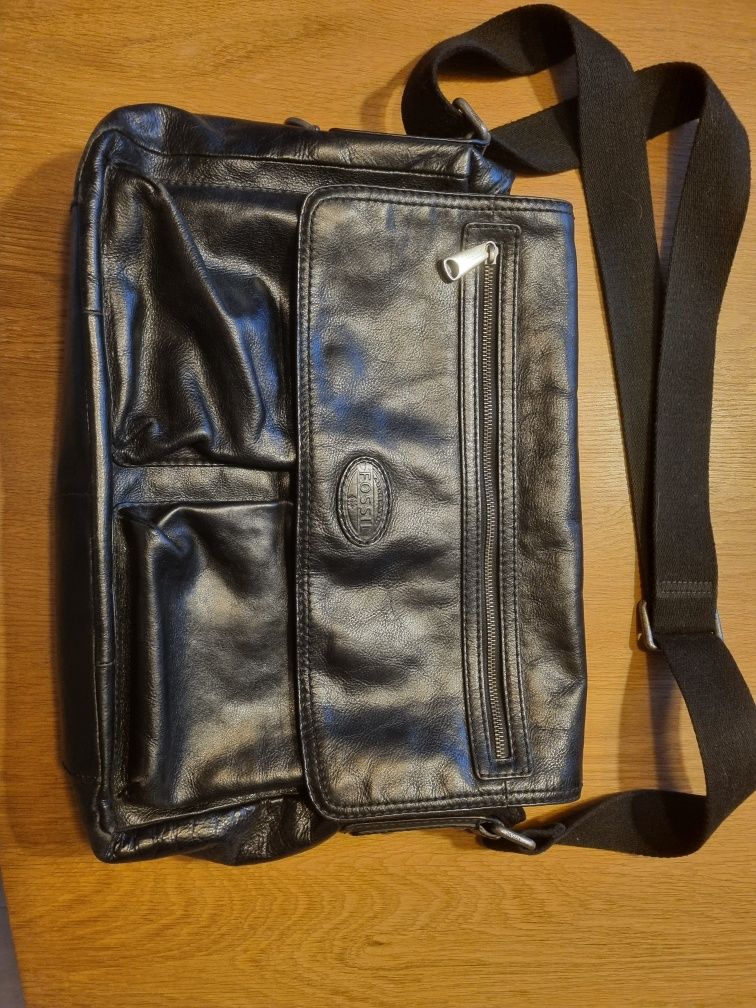 Piękna skórzana torba marki Fossil
