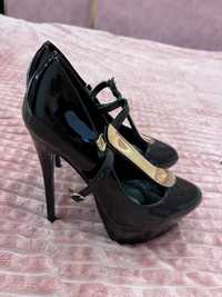 Лаковые черные туфли 36 размер Vitto Rossi