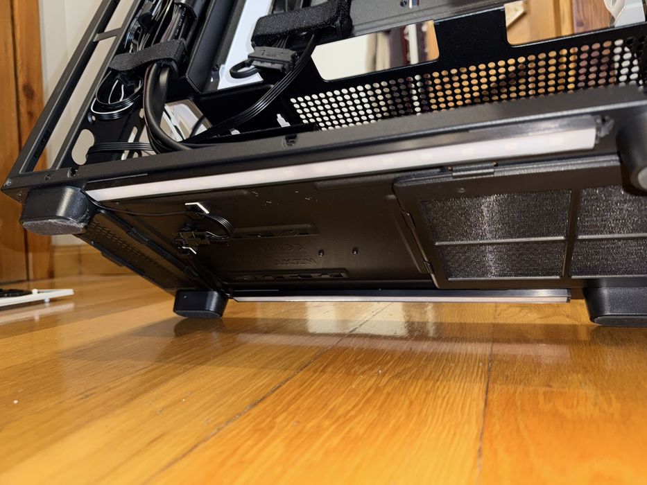 Nzxt h7 flow black and white