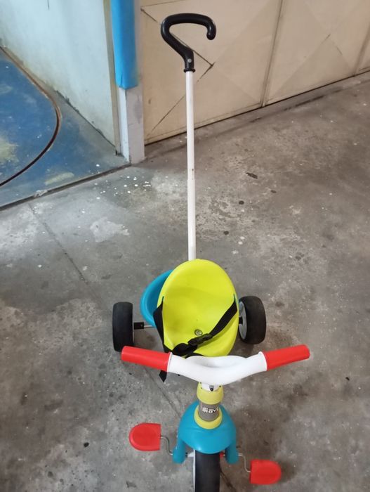 Triciclo criança com pneus borracha