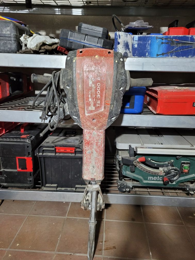 Młot wyburzeniowy Hilti te 3000