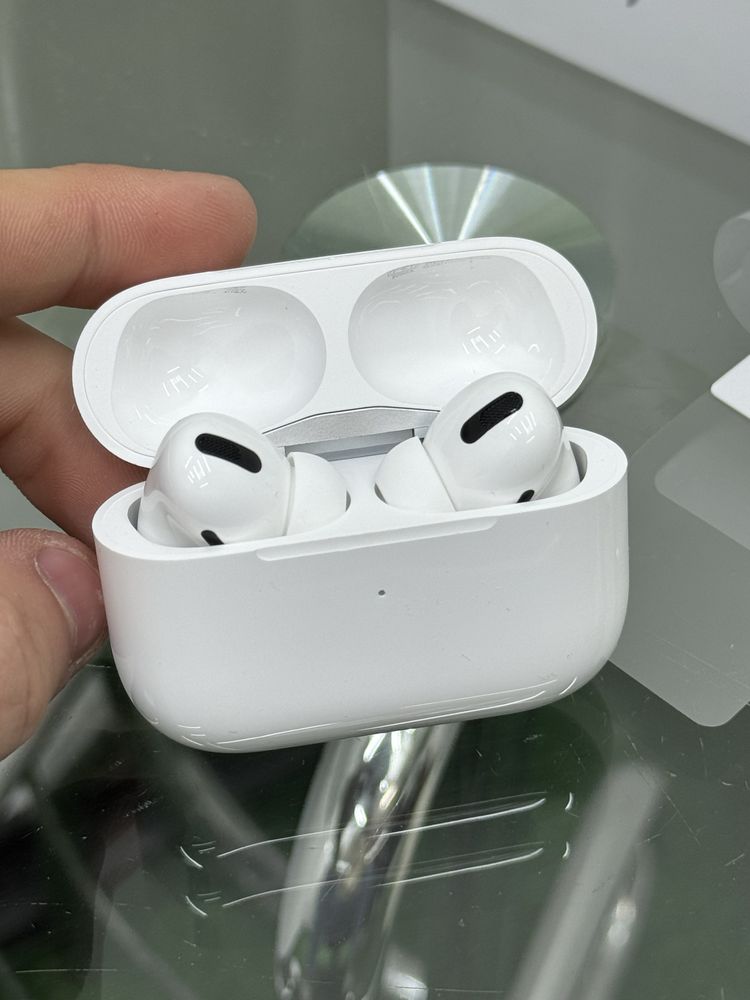 Навушники AirPods Pro