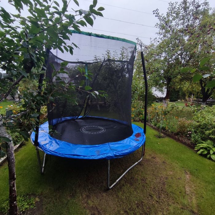 Trampolina ogrodowa