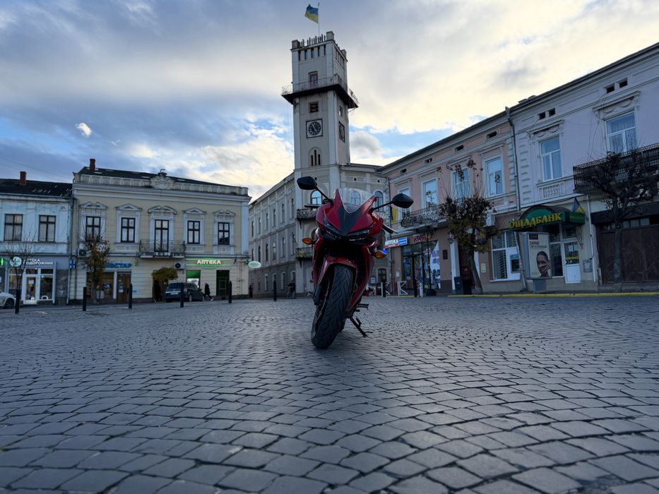 Продам Honda CBR 400 R