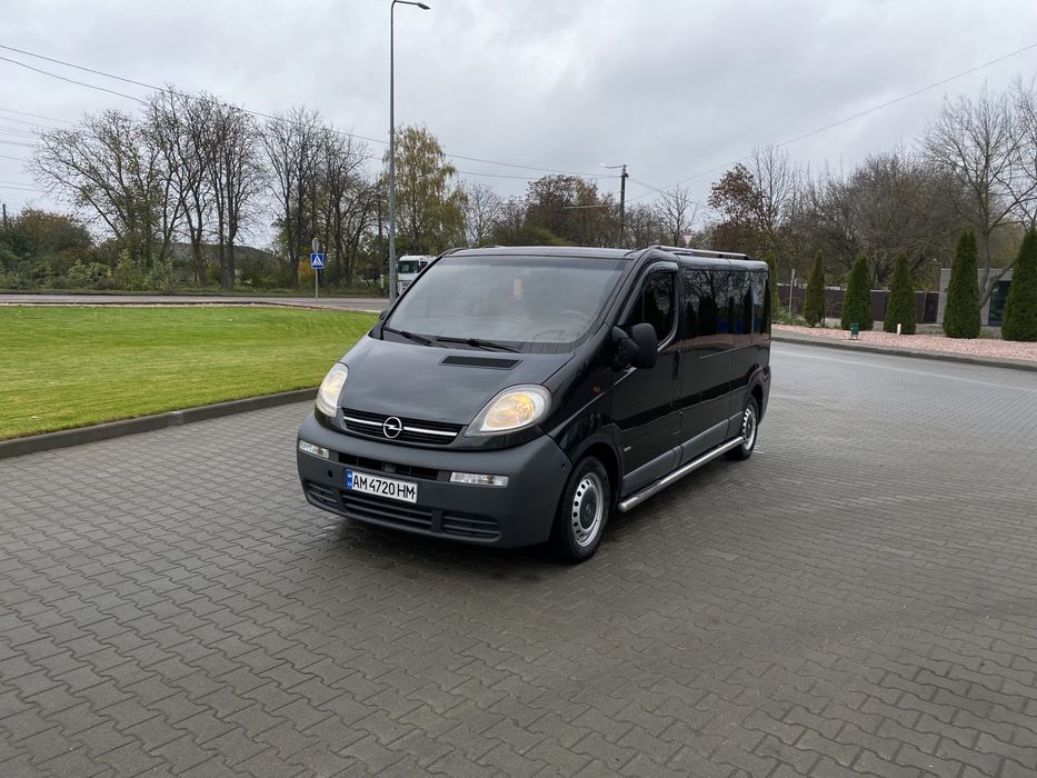 Продам Opel Vivaro 1,9 maxi база