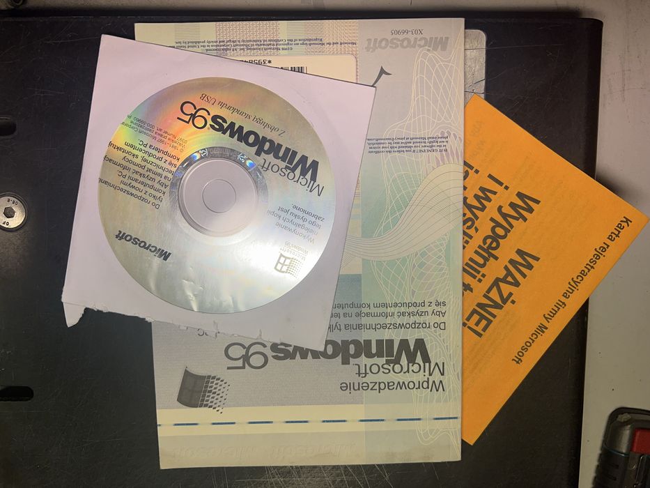 Windows 95 PL CD + klucz + książeczka