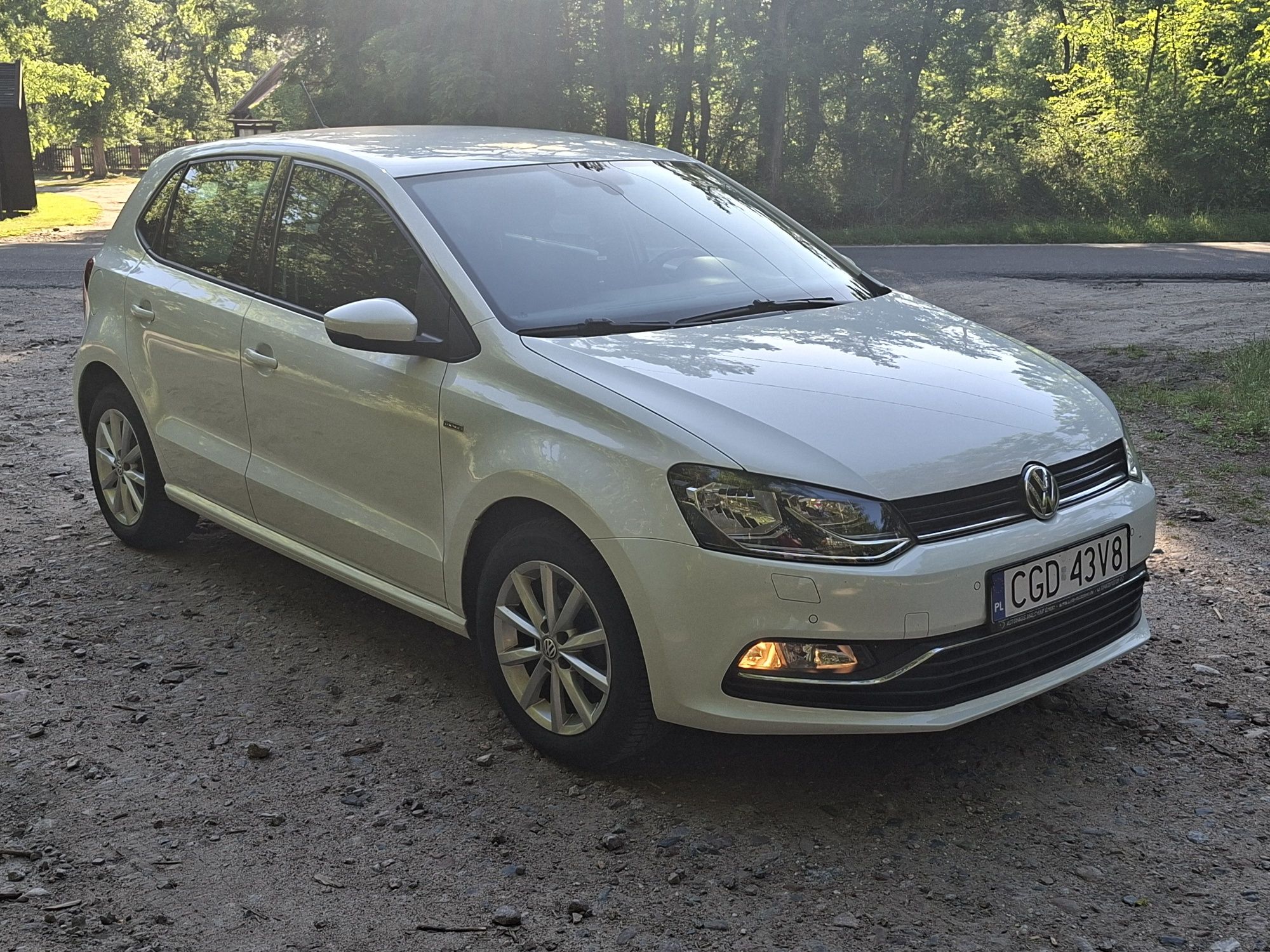 Volkswagen Polo wersja Lounge rok 2015 1.0 MPI sprowad./zarejestrowany
