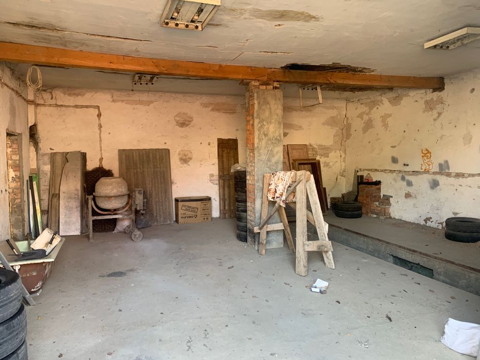 МІ Торговельне приміщення з автомобільними боксами у Великому Кучурові