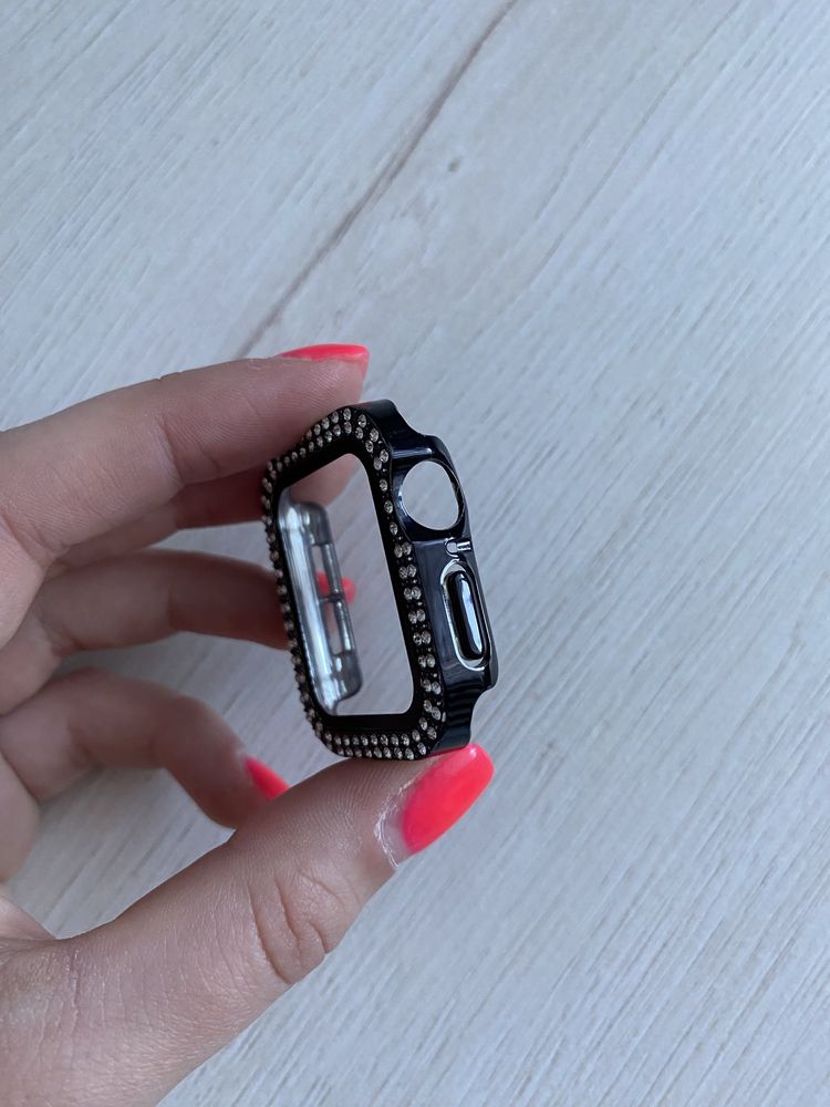Obudowa z cyrkoniami na Apple Watch SE 2 gen 40 mm