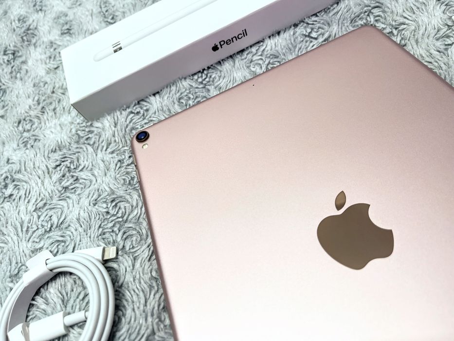 IPad Pro 10.5 (64 gb) wi-fi + чехол! А1701