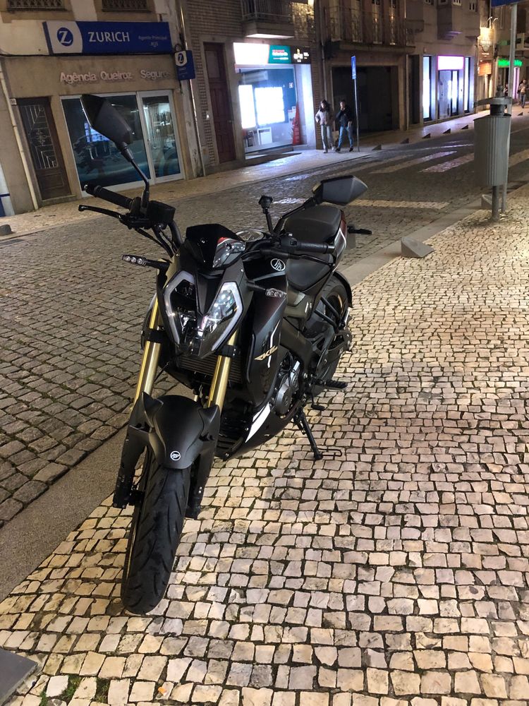 Keeway RKF 125.    .