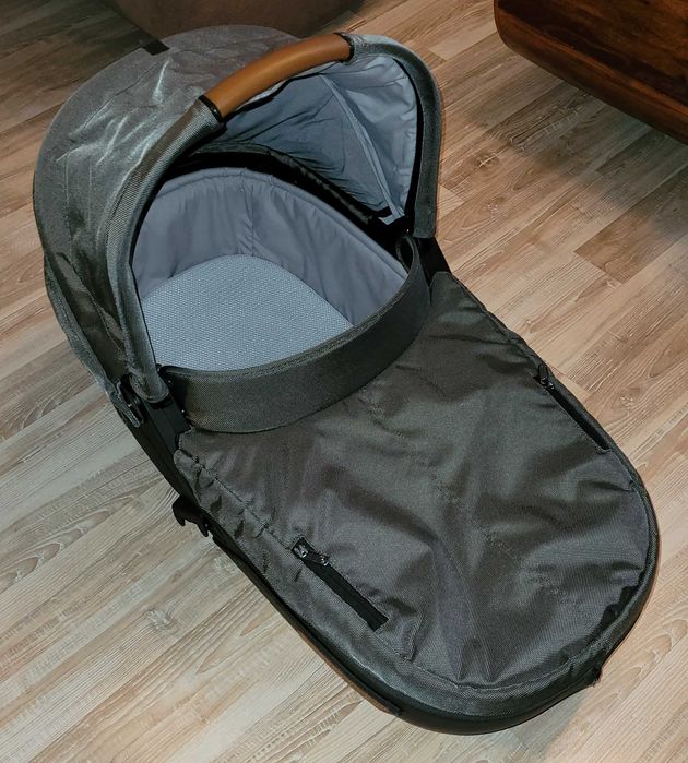 Wózek Mutsy Igo - Urban Nomad- Dark Grey 2 w 1 z opcją 3 w 1