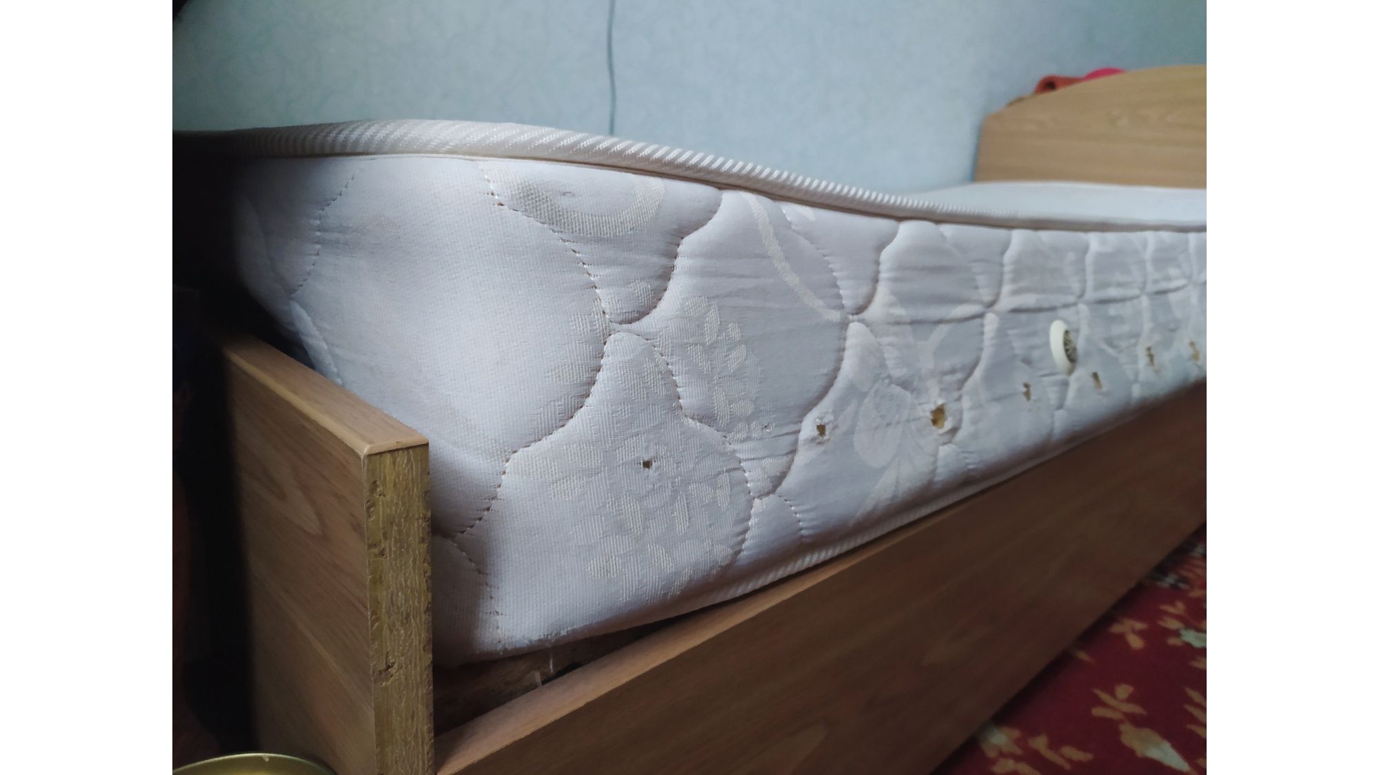 Кровать односпальная+ матрас