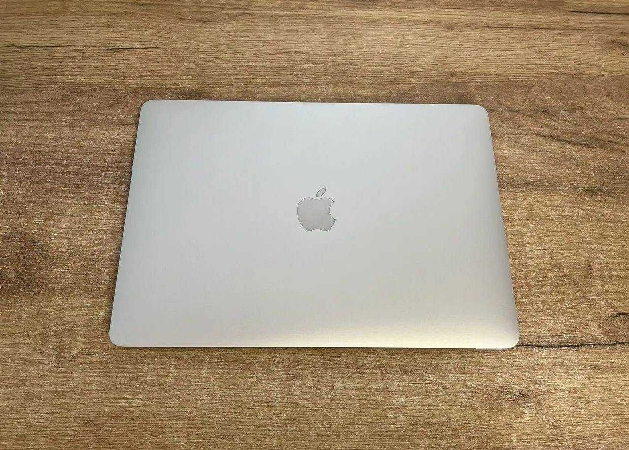 MacBook Air 13 2020 M1 8/256 (Silver)