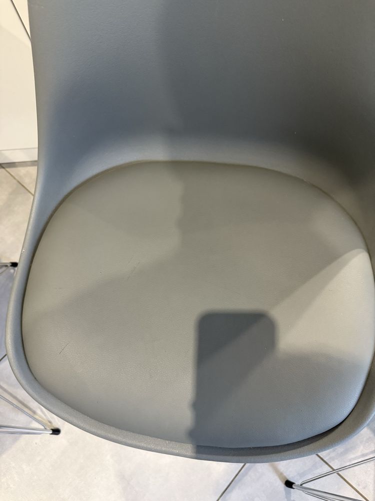 sprzedam 4 krzesla szare agata meble