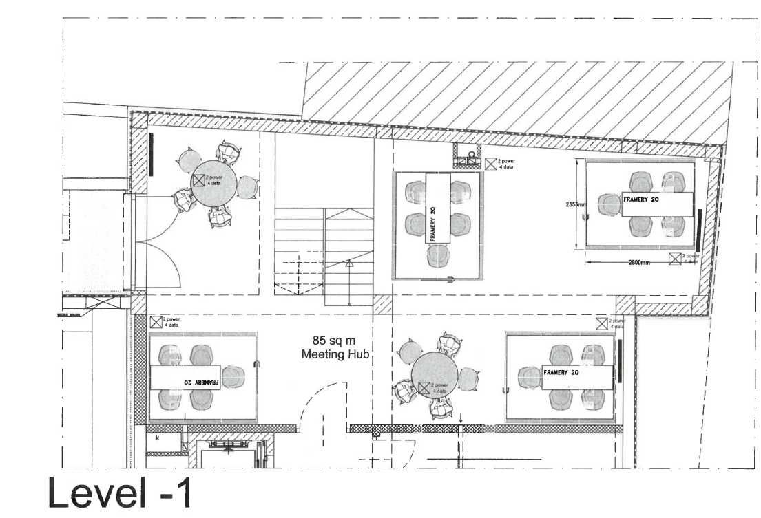 ul. Szlak. Lokal-parter. Na gastronomię, gabinety, sklep itp.