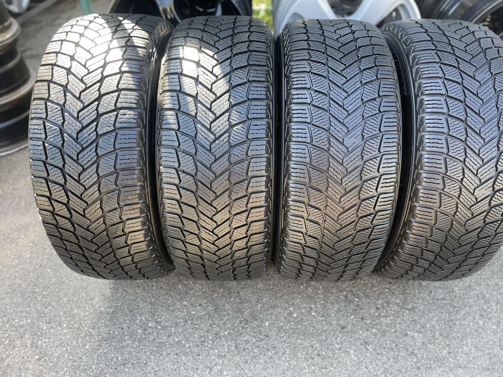215/55R17 Michelin X- ICE SNOW