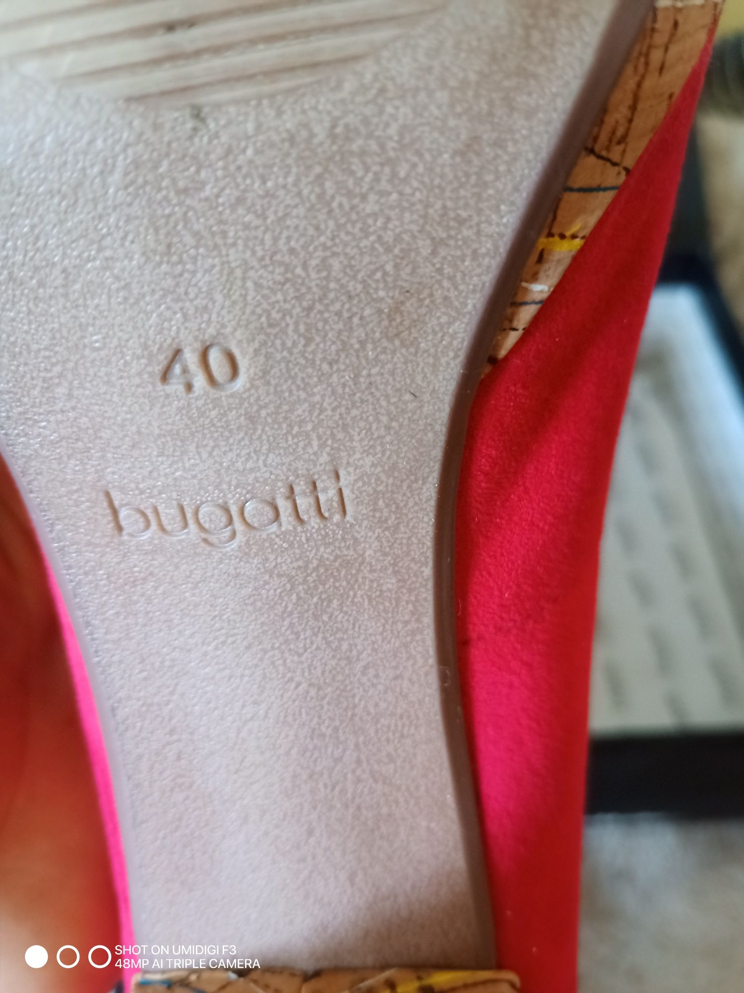 Продаю туфлі.  bugatti .