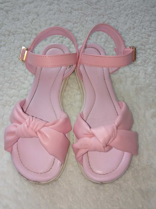 Letnie sandały firmy BIBI rozmiar 35