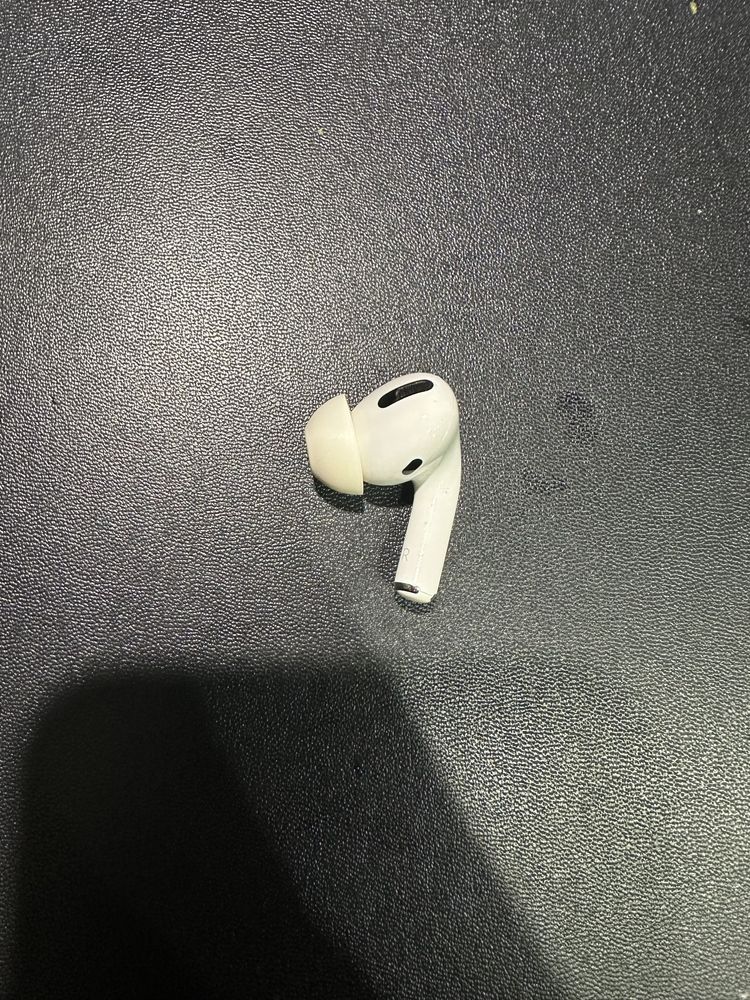 Навушник, airpods 2 pro, навушник ОРИГІНАЛ правий, Apple A2083