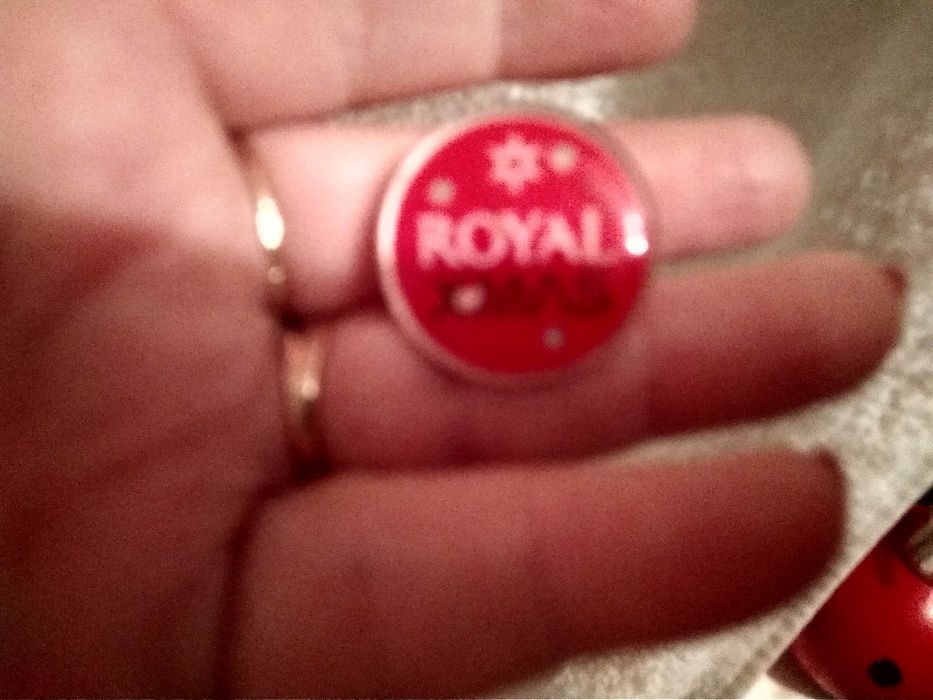 значок коллекция британия royal xmas пластик кнопка брошка брошь рожев