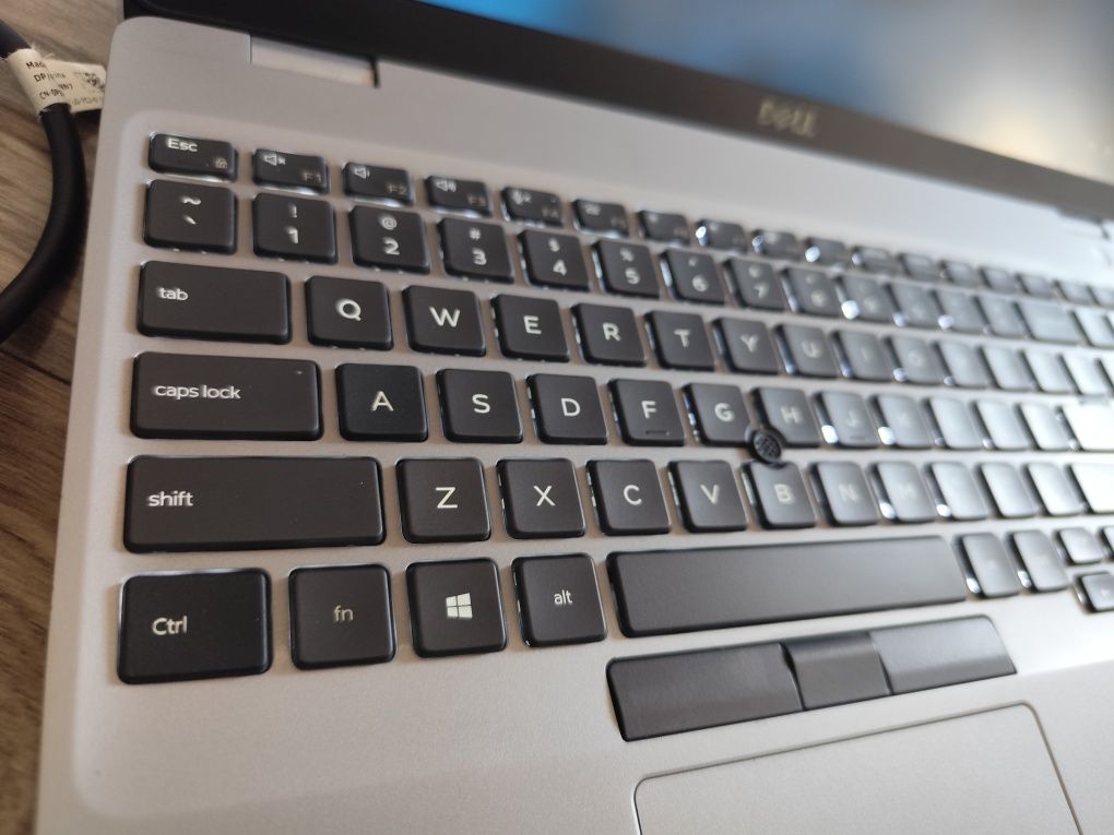 Dell Latitude 5511 | i5-10400H | 16GB RAM | SSD 512GB | FHD | Stacja