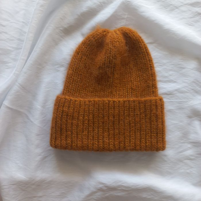 Шапки в'язані жіночі з італійського мериносу; альпака