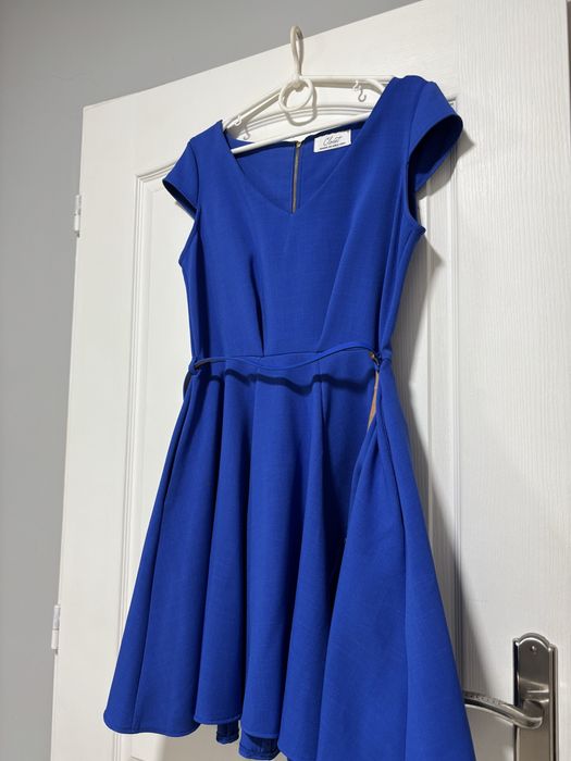 Вечірні сукні кожна по 200 грн