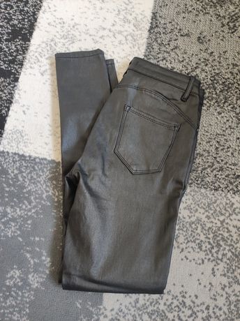 Nowe czarne spodnie rurki woskowane skórzane z wysokim stanem M 38