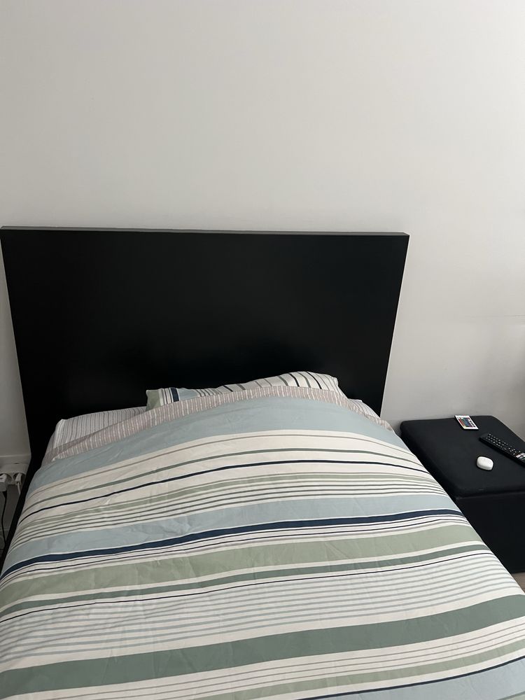 Cama Ikea com colchao e estrado