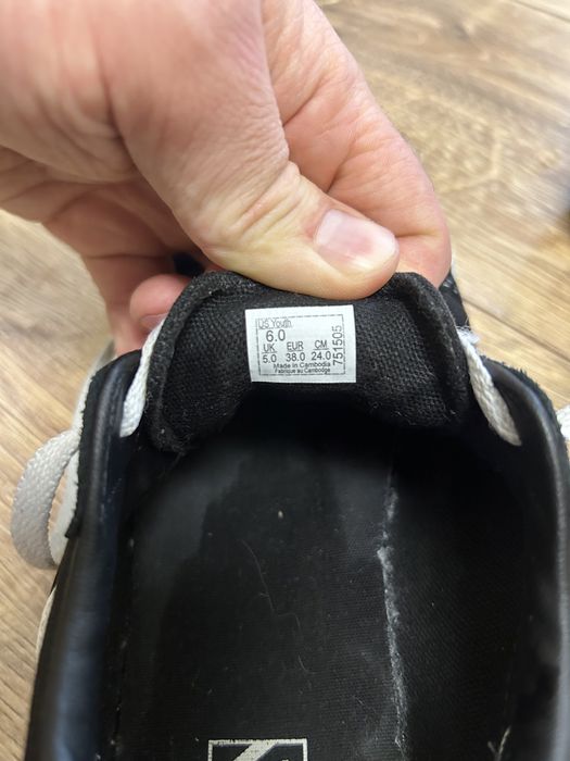 Продам оригинальные макасины Vans