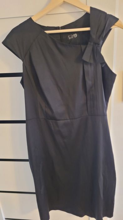 Czarna sukienka RYŁKO r.40