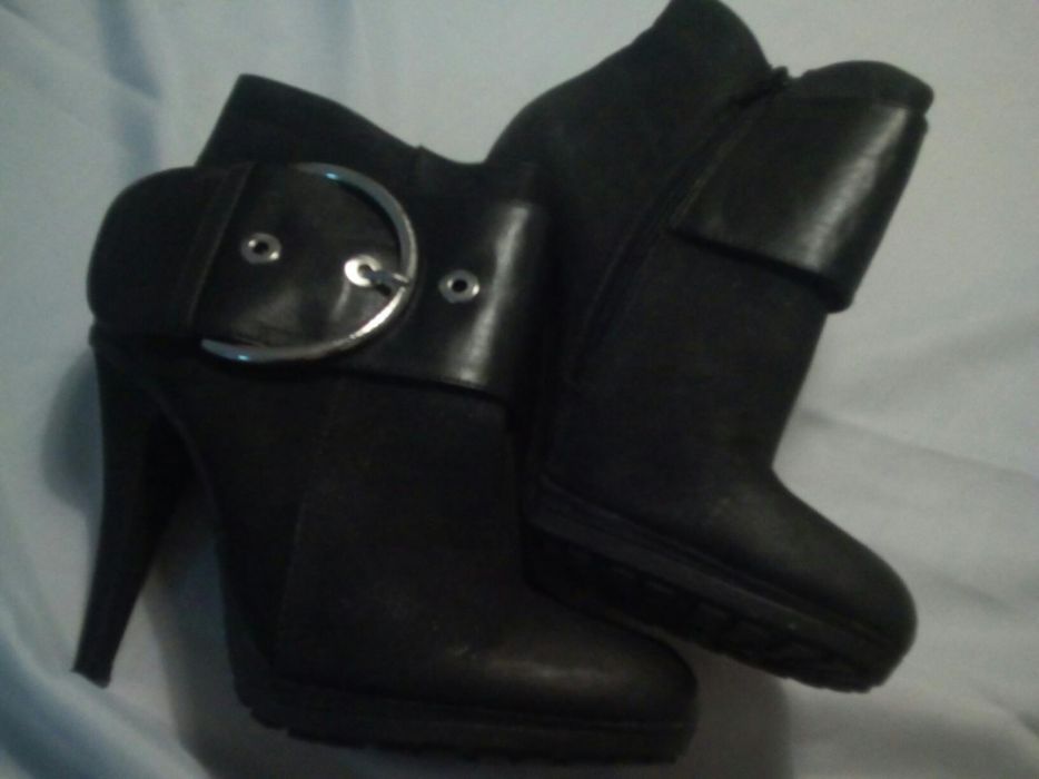 Botins Pretos Foreva/ Botins Pretos