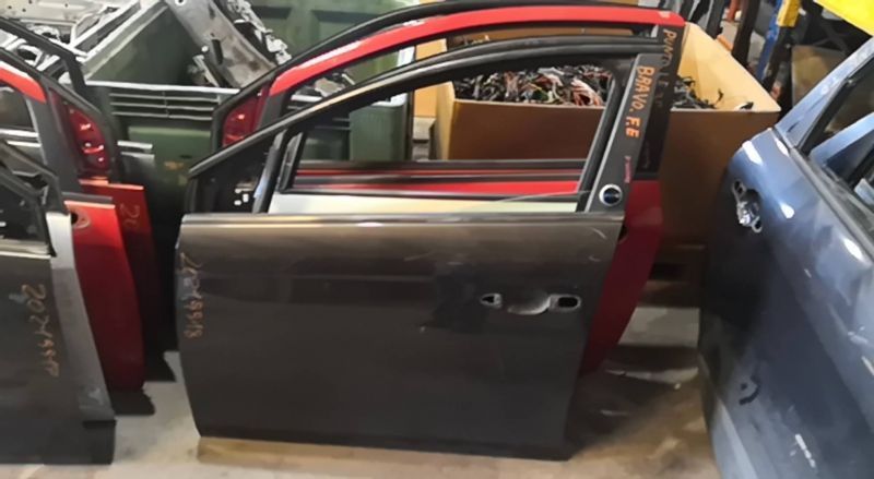 Porta Frente Esq Fiat Bravo Ii (198_)